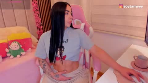 Snapshot of tammy_w chatting on December 22, 2025, 8:17 pm Tammy online show from December 22, 2025, 8:17 pm