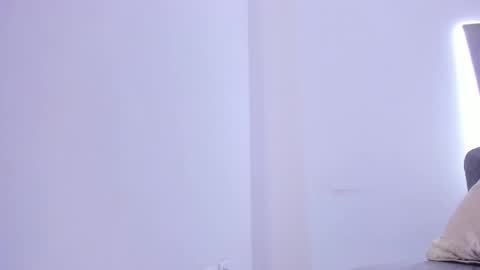 Tamy Leen online show from March 4, 2025, 1:06 pm