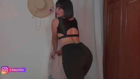 Snapshot of tamyeliot chatting on November 27, 2025, 2:02 am Tamy online show from November 27, 2025, 2:02 am