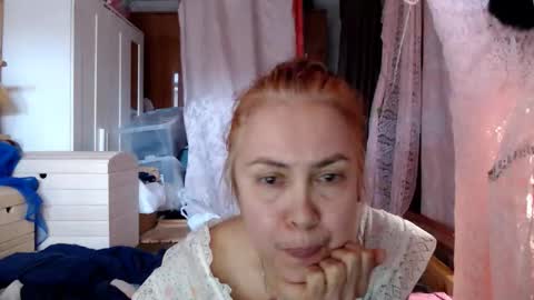 Milena online show from April 13, 2026, 5:35 am