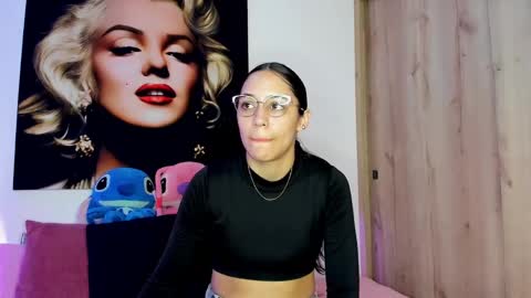 tania06 online show from September 25, 2025, 1:37 pm