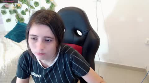 Tania  online show from March 11, 2025, 5:35 pm