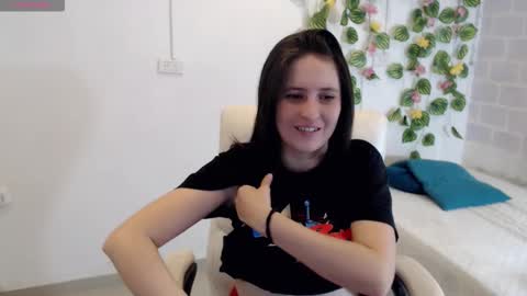 Tania  online show from December 17, 2025, 4:13 pm