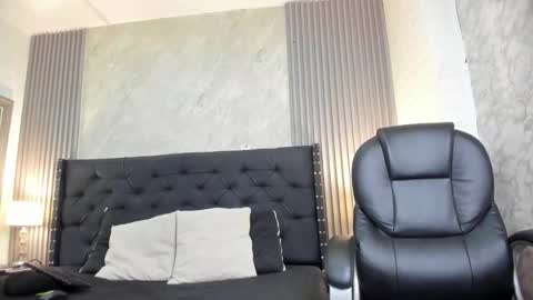 Tanisha online show from December 2, 2025, 7:31 pm