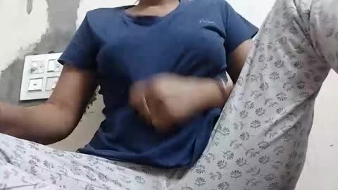 taniya_roy4628 online show from April 6, 2026, 2:20 am