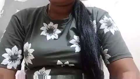 taniya_roy4628 online show from April 20, 2026, 2:25 am