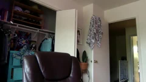 Dr. Love online show from April 18, 2026, 7:58 pm