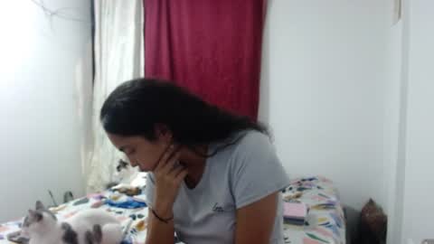 Snapshot of tantricroots chatting on June 27, 2026, 2:05 am Angeline Follow online show from June 27, 2026, 2:05 am