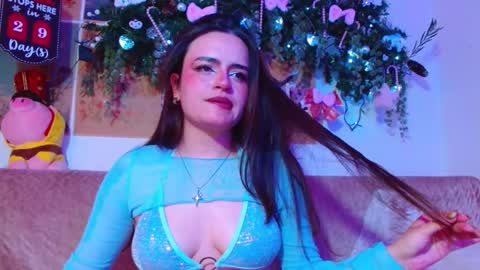 Snapshot of tara_hs chatting on December 2, 2025, 2:06 am online show from December 2, 2025, 2:06 am