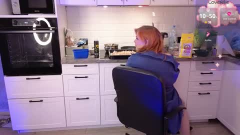 tara_renn online show from December 9, 2024, 12:51 pm