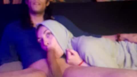 T  J   online show from October 12, 2025, 4:50 pm