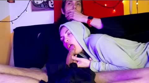 T  J   online show from October 28, 2025, 6:28 am