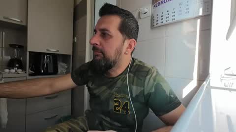 tarkan198 online show from February 4, 2025, 10:21 am