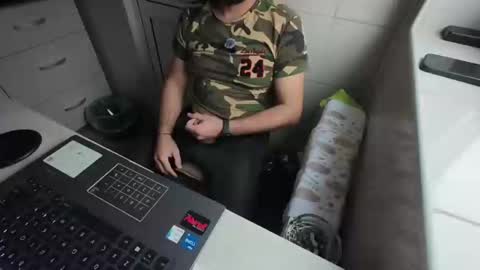 tarkan198 online show from February 15, 2025, 9:49 am