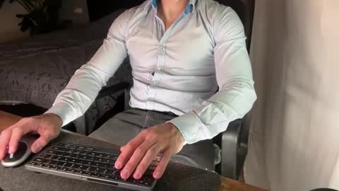 tarquit8 online show from May 26, 2026, 7:32 pm