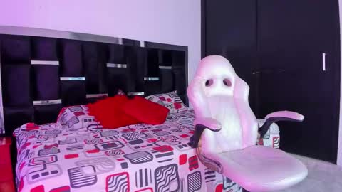 tashasant online show from November 20, 2025, 8:52 pm