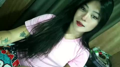   online show from October 19, 2025, 2:01 am