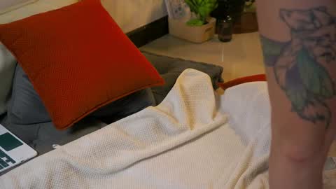 RHEA  pronanciation like Reya   online show from January 8, 2025, 10:04 am