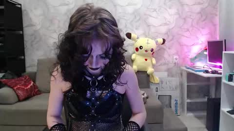 tata__goth_ online show from February 12, 2026, 5:41 pm