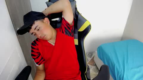 T A T A N online show from November 19, 2025, 8:31 pm