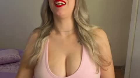 Snapshot of tateisblonde chatting on July 10, 2026, 1:36 pm tateisblonde online show from July 10, 2026, 1:36 pm