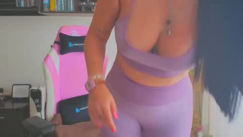 Snapshot of tatiana2224 chatting on May 19, 2026, 8:42 am tatiana2224 online show from May 19, 2026, 8:42 am