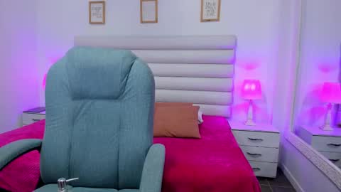 tatiana_arboleda online show from September 23, 2025, 10:51 am