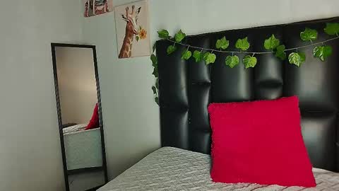 tatiana_mendoza online show from March 3, 2025, 1:31 pm