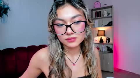 tatiana_mendoza online show from October 22, 2025, 3:56 pm