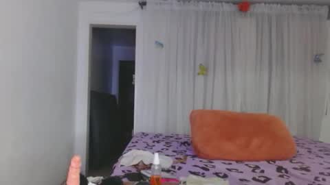 tatiana giraldo online show from April 14, 2026, 2:17 am