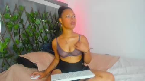 tatianasquirthot online show from February 21, 2026, 9:27 pm