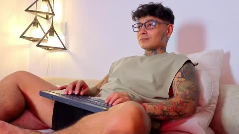 Snapshot of tattokoi chatting on April 23, 2026, 4:57 am tattokoi online show from April 23, 2026, 4:57 am