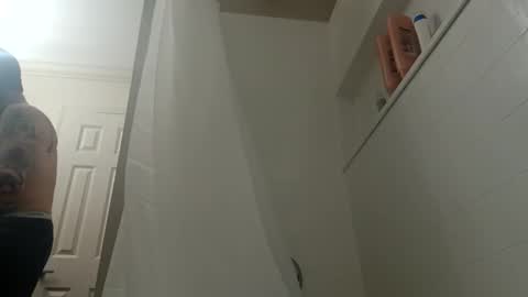 tattoo3333 online show from November 27, 2025, 4:31 pm