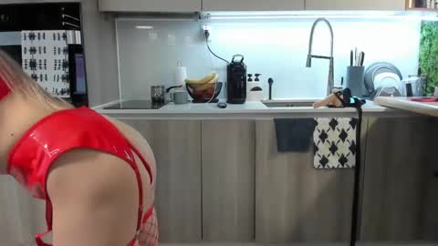 Nicole online show from January 18, 2025, 1:51 pm