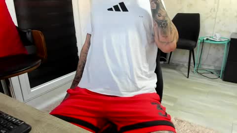 Nicole online show from September 12, 2025, 3:34 pm