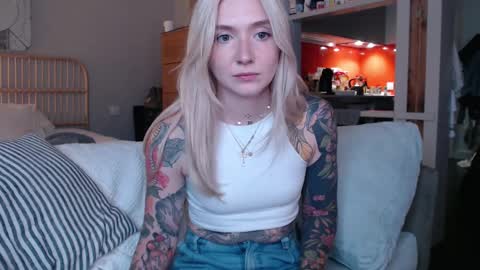 tattoobbgirl online show from March 1, 2025, 5:49 pm