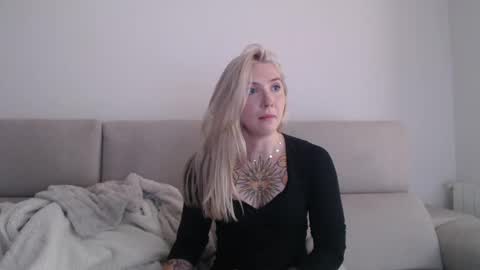 tattoobbgirl online show from September 30, 2025, 11:37 am