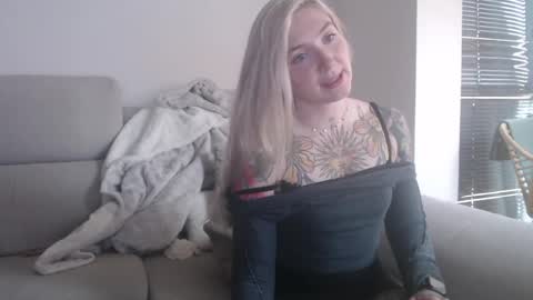 tattoobbgirl online show from November 5, 2025, 12:49 pm