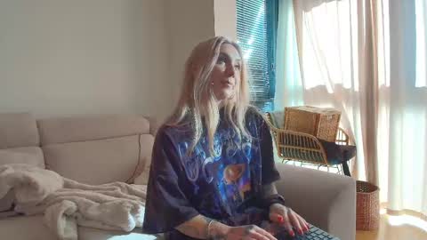 Snapshot of tattoobbgirl chatting on May 16, 2026, 4:17 pm tattoobbgirl online show from May 16, 2026, 4:17 pm