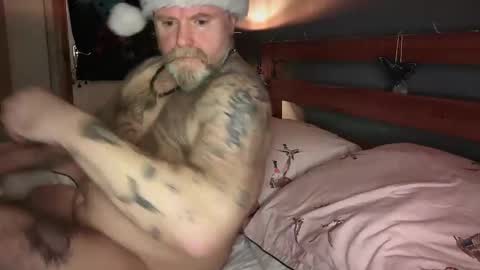 Tattooeddilf 01 online show from December 25, 2024, 1:42 am