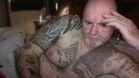 Tattooeddilf 01 online show from April 21, 2026, 1:42 am