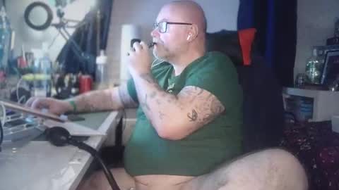 Snapshot of tattooeddilf01 chatting on April 27, 2026, 9:13 pm Tattooeddilf 01 online show from April 27, 2026, 9:13 pm