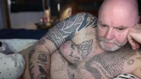 Snapshot of tattooeddilf01 chatting on May 13, 2026, 5:05 am Tattooeddilf 01 online show from May 13, 2026, 5:05 am