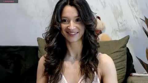 TayaKayan online show from March 18, 2026, 2:09 pm