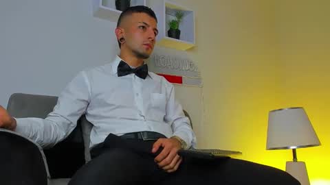 tayer_bennet online show from September 13, 2025, 3:39 am