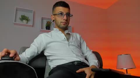 tayer_bennet online show from September 23, 2025, 3:09 am