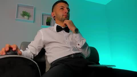 tayer_bennet online show from September 24, 2025, 5:00 am