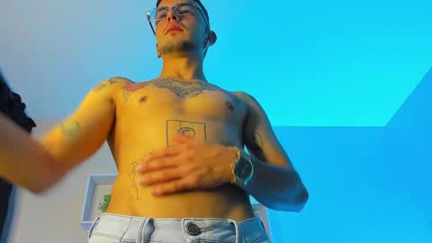 tayer_bennet online show from September 25, 2025, 4:16 am