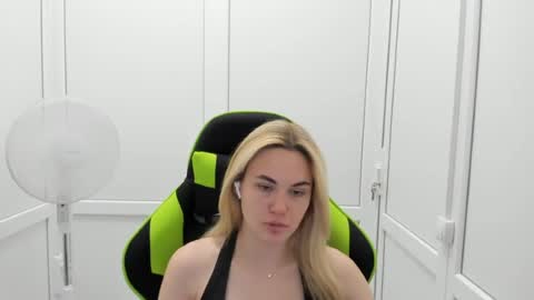 Snapshot of tayla_shy chatting on June 29, 2026, 9:48 am Tay online show from June 29, 2026, 9:48 am