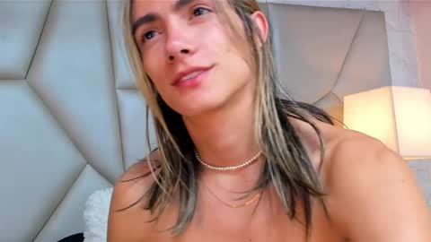 tayler_swift1 online show from January 15, 2025, 12:25 pm
